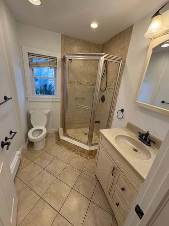 2BR/1BA Apartment · Berkeley photo 4
