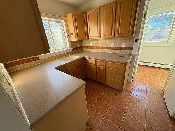 2BR/1BA Apartment · Berkeley photo 5