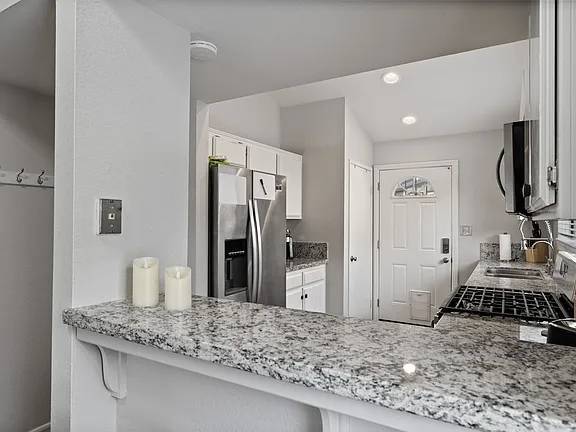 1BR/1BA Apartment · Scotts Valley photo 5