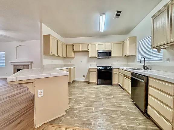 1BR/1BA Apartment · Santa Rosa photo 3