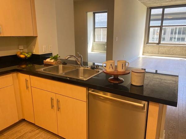 2BR/2BA Condo on 2nd St · Oakland photo 2