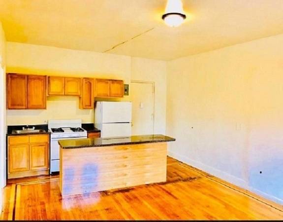 1BR/1BA Apartment · Mountain View photo 2