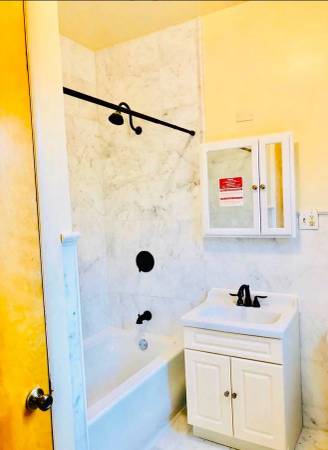 1BR/1BA Apartment · Mountain View photo 4