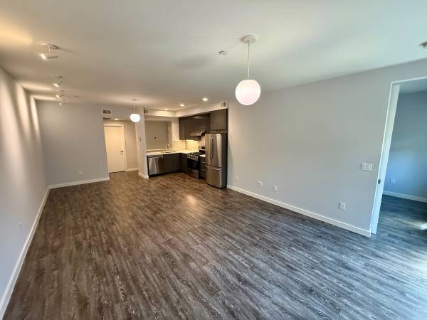 1BR/1BA Apartment · Burlingame photo 5