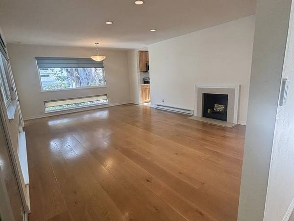 3BR/3BA Apartment · Alameda photo 2