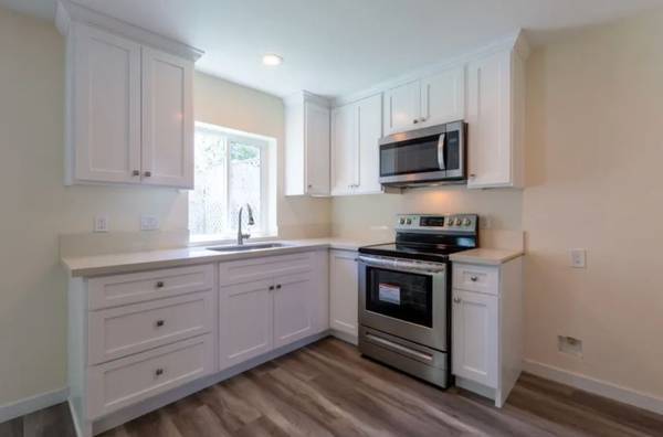 1BR/1BA Apartment · Redwood City photo 5