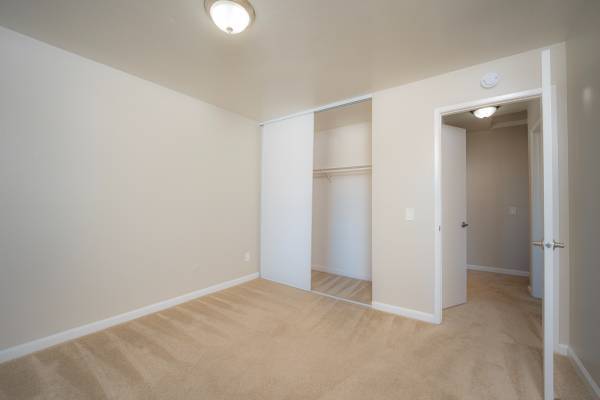 2BR/1BA Apartment · Pacific Grove photo 5