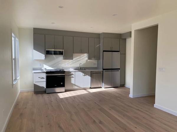 2BR/1BA Apartment · San Francisco photo 2