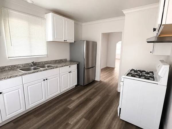 1BR/1BA In Law Adu on Sterling Pl · Brooklyn photo 2