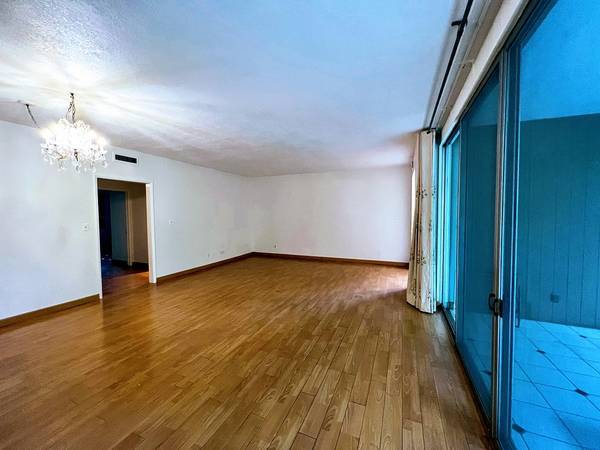 1BR/1BA Apartment · Saratoga photo 2