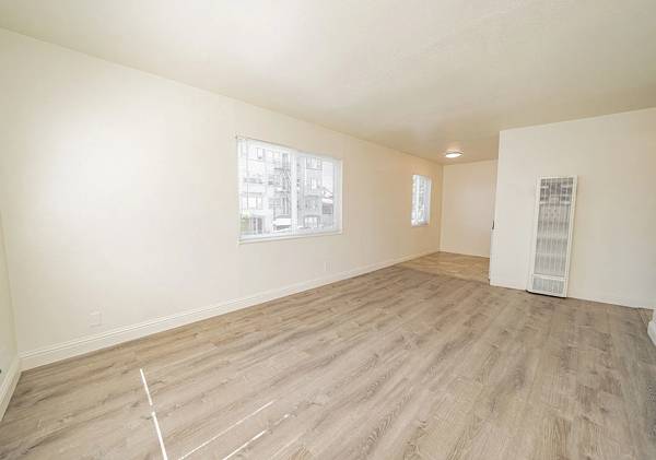 Modern Condo Living In The Heart Of Alameda – Prime Location! photo 2