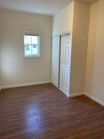 1BR/1BA Apartment · Oakland photo 3