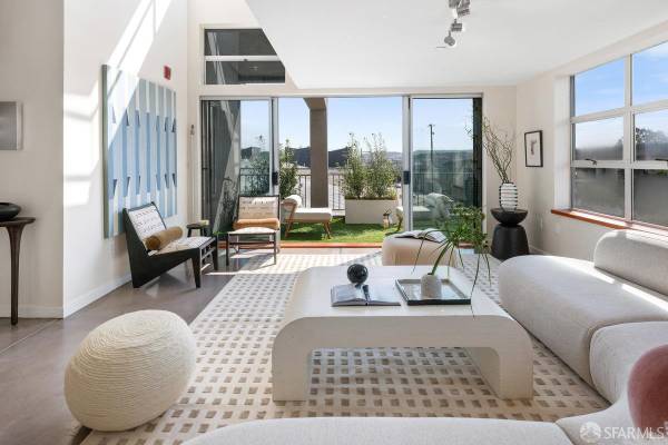 1BR/2BA Loft on Indiana St · San Francisco photo 3