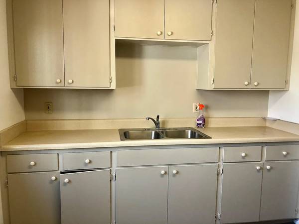 2BR/1BA Apartment · San Bruno photo 5