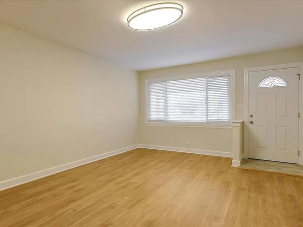 2BR/2BA Single Family House on Whitethorne Dr · San Jose photo 2