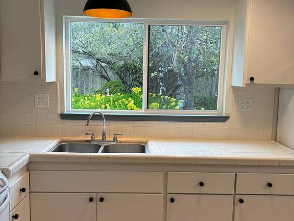 2BR/1BA In Law Adu on California St · Santa Cruz photo 4
