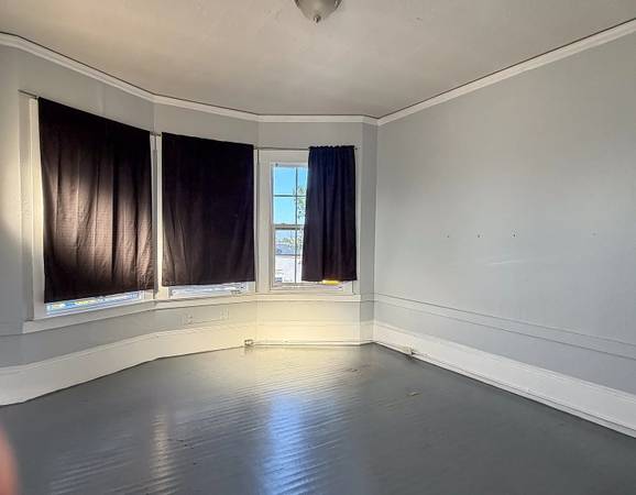 2BR/1BA Single Family House on Milton Ave · San Bruno photo 3