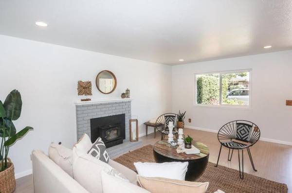 1BR/1BA Single Family House on 47th Ave · Capitola photo 2