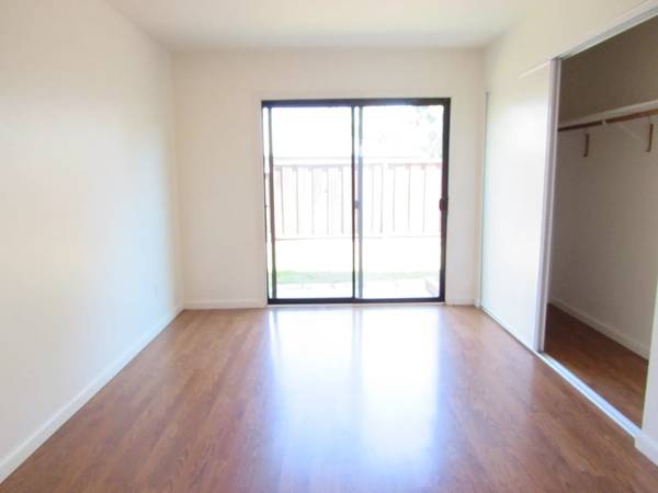 2BR/1BA Condo on E Evelyn Ter E · Sunnyvale