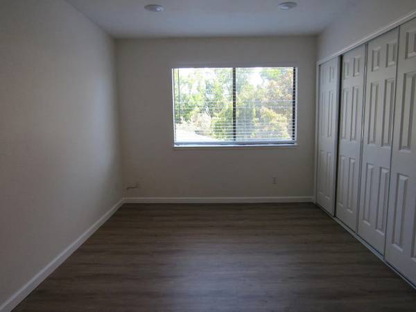 2BR/1BA Condo on E Evelyn Ter E · Sunnyvale photo 3