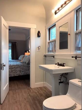 2BR/1BA Single Family House on S 9th St · San Jose photo 3