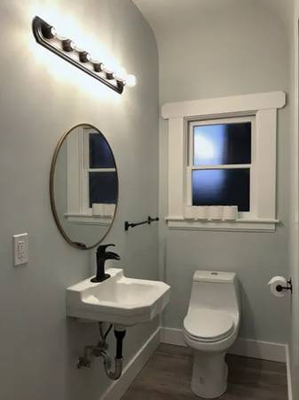2BR/1BA Single Family House on S 9th St · San Jose photo 4