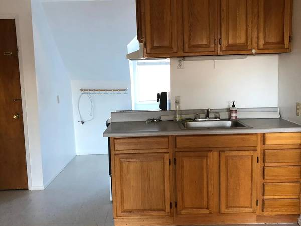 1BR/1BA Apartment on Benvenue Ave · Berkeley photo 3