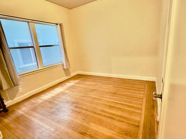 1650 Oxford St. photo 3