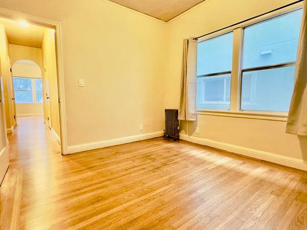 1650 Oxford St. photo 5