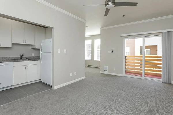 Laurel Theatre Apartments photo 2