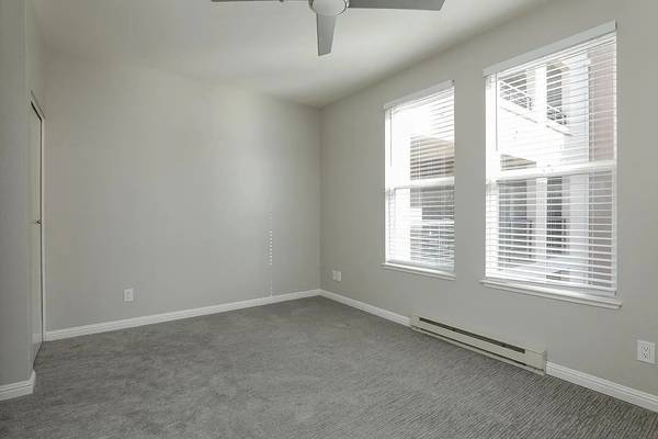 Laurel Theatre Apartments photo 4