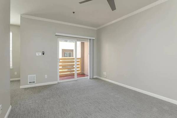 Laurel Theatre Apartments photo 5