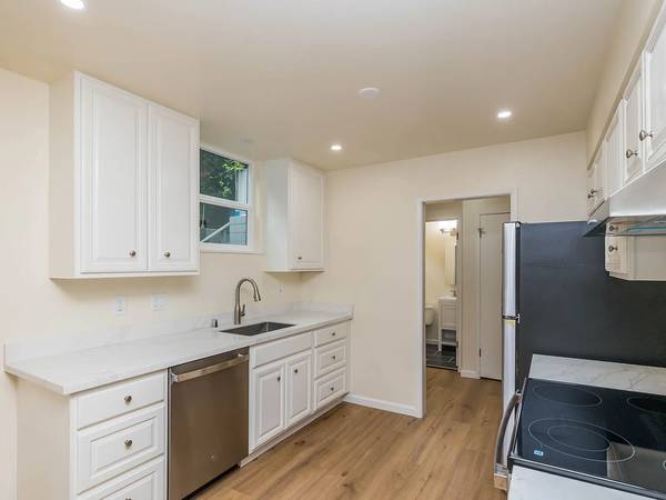3BR/2BA Townhouse on Olema Rd · Fairfax photo 4