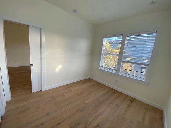 1BR/1BA In Law Adu on W Giddings St · Chicago photo 4
