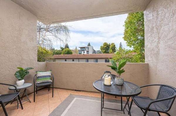 2BR/2BA Condo on Prospect St · San Carlos photo 3