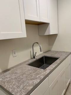 3BR/1BA Apartment on Martin Luther King.Jr.Way Way · Oakland photo 2