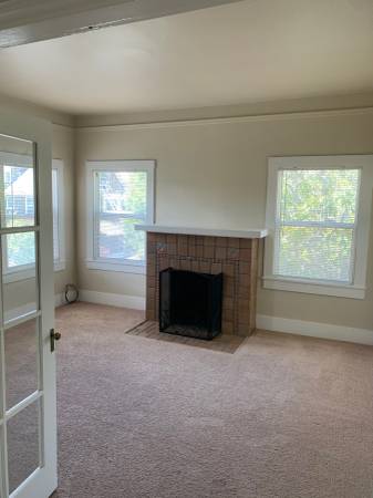 2BR/1BA Duplex on Parker St. · Berkeley photo 2