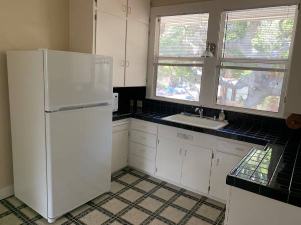 2BR/1BA Duplex on Parker St. · Berkeley photo 4