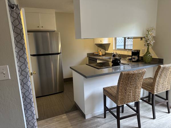 2BR/3BA Apartment · Walnut Creek photo 3