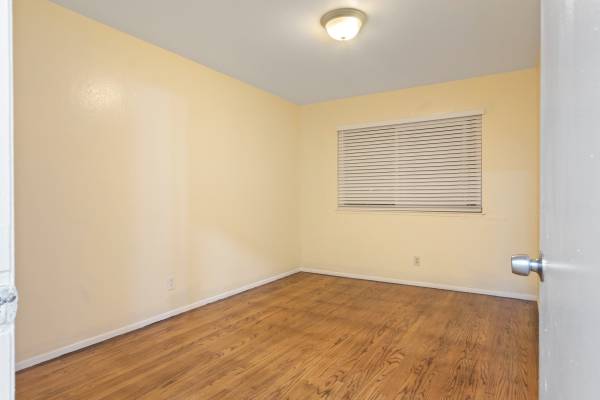 2BR/1BA Condo · Richmond photo 3
