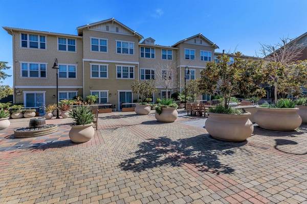 Apartments on San Pablo Avenue · Emeryville photo 3