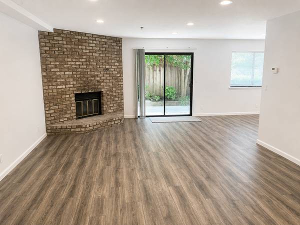 2BR/2BA Townhouse on Roble Ave · Menlo Park photo 4