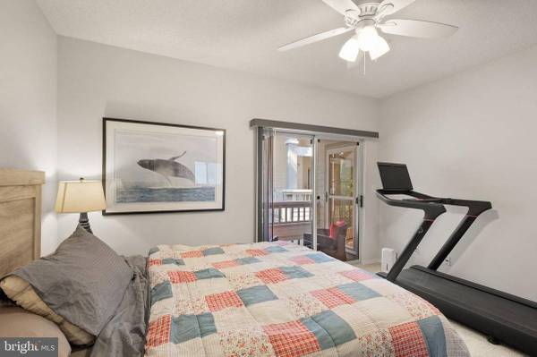 2BR/1BA Apartment on West Street · Oakland photo 5