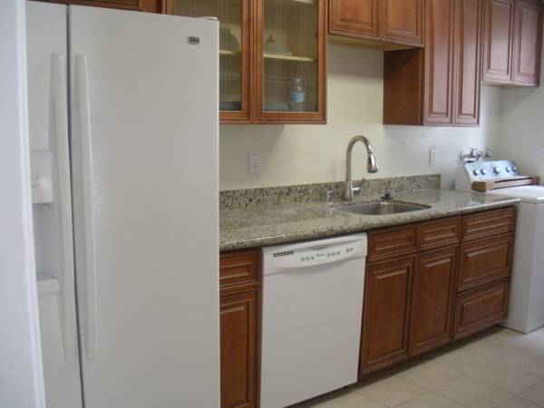 1BR/1BA Duplex on Alcatraz Ave. Unit B · Oakland photo 3