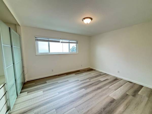 2BR/1BA Apartment on Shoreline Drive Unit · Alameda photo 3