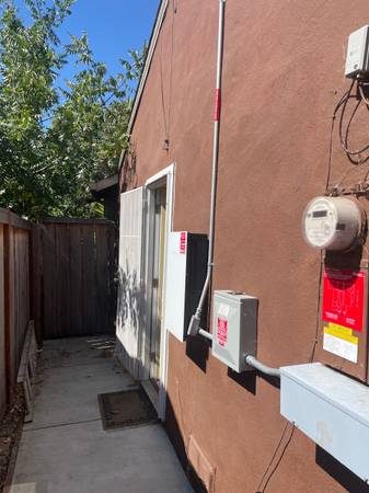1BR/1BA Apartment · Pittsburg photo 4