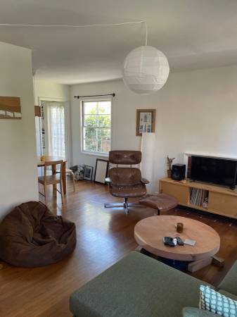 2BR/1BA Apartment · Berkeley photo 3