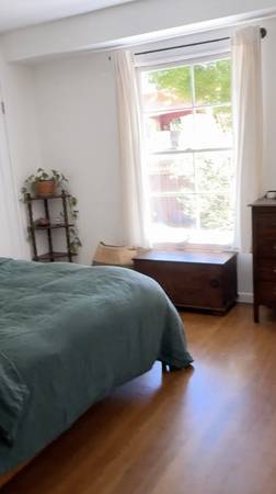 2BR/1BA Apartment · Berkeley photo 5