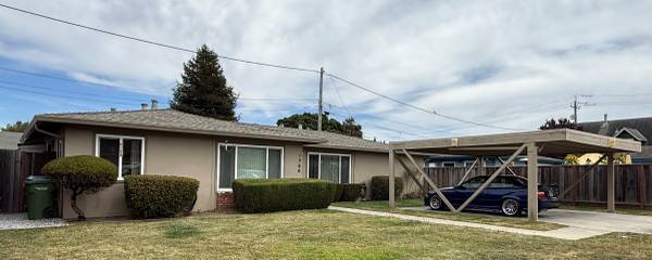 2BR/1BA Duplex on Linnea Ct · Santa Cruz photo 2