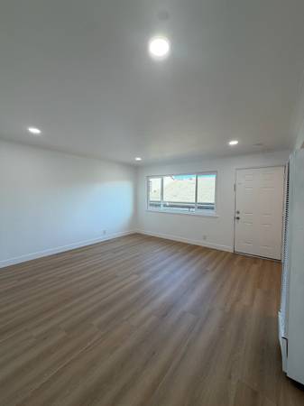 2BR/1BA Apartment · Hayward photo 2